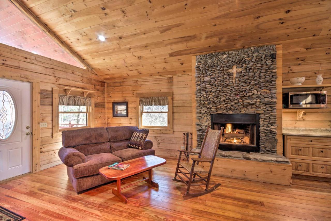 Bryson City Cabin With Wraparound Deck And Hot Tub Ngoại thất bức ảnh