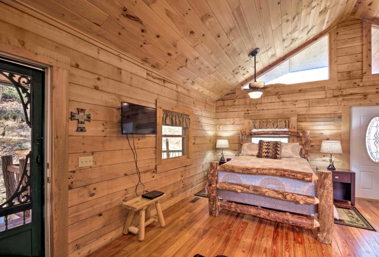Bryson City Cabin With Wraparound Deck And Hot Tub Ngoại thất bức ảnh