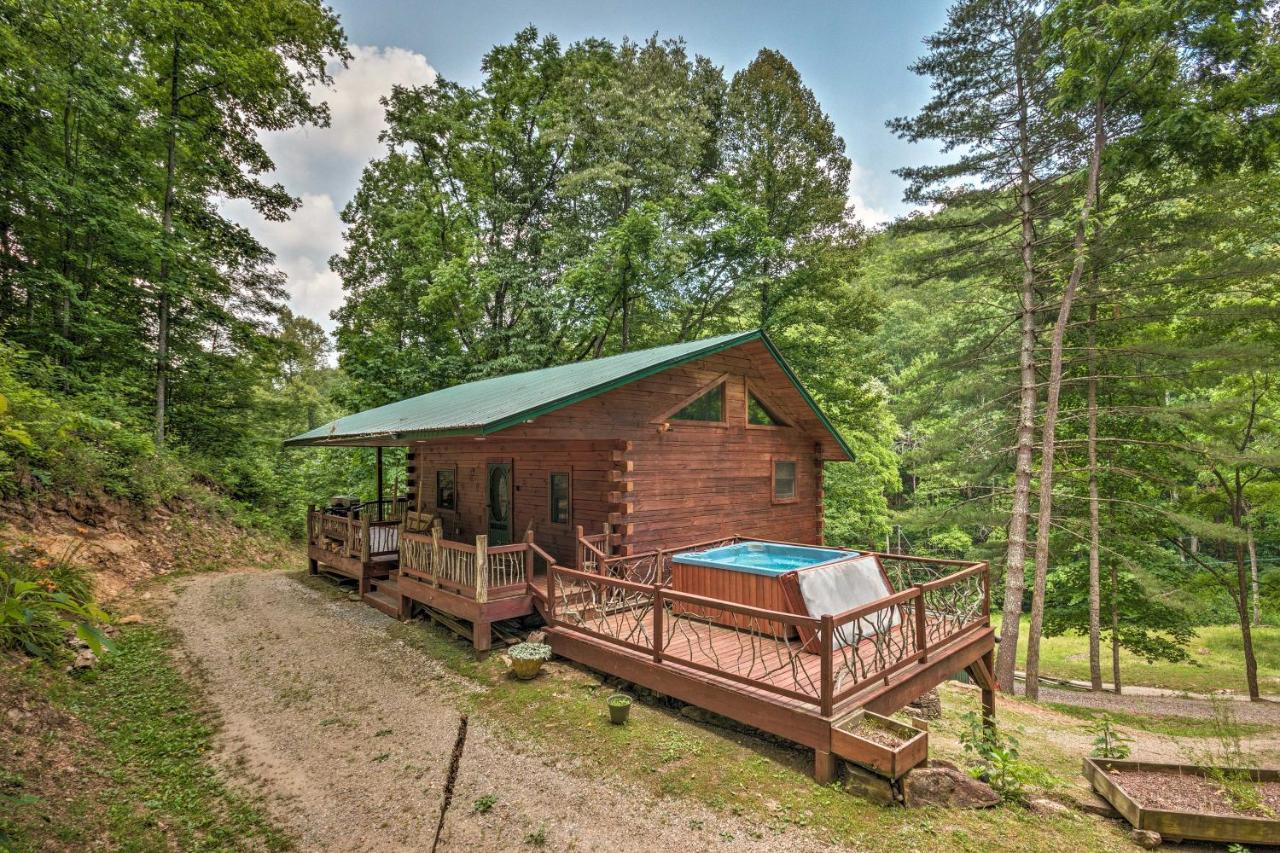 Bryson City Cabin With Wraparound Deck And Hot Tub Ngoại thất bức ảnh
