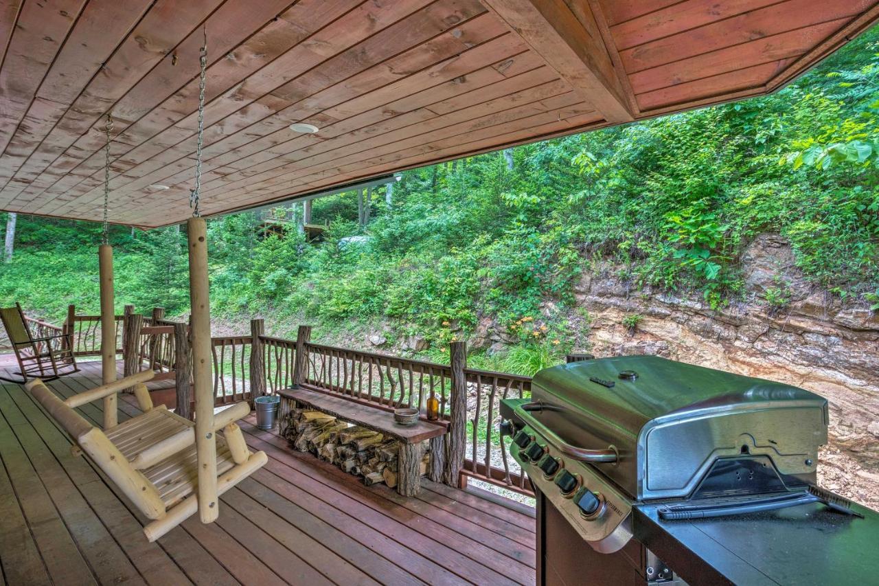 Bryson City Cabin With Wraparound Deck And Hot Tub Ngoại thất bức ảnh