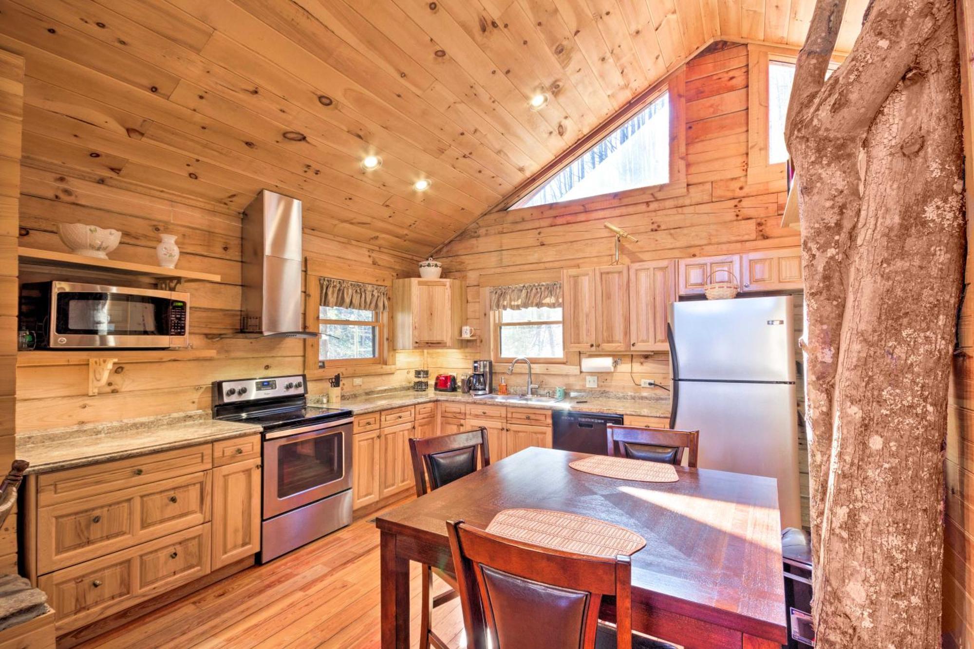 Bryson City Cabin With Wraparound Deck And Hot Tub Ngoại thất bức ảnh